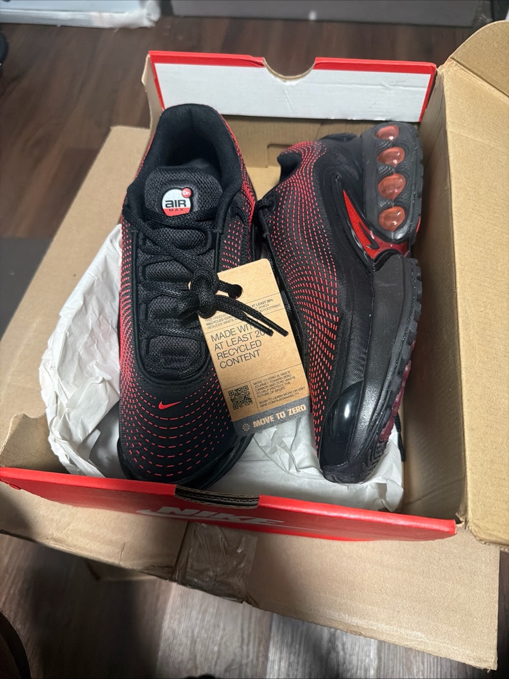 Nike Air Max DN Essential Black Bright Crimson Running HV5235-002 Men's 8.5